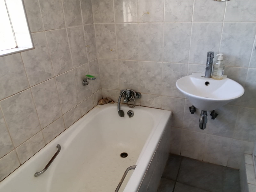 3 Bedroom Property for Sale in Geelhoutpark North West